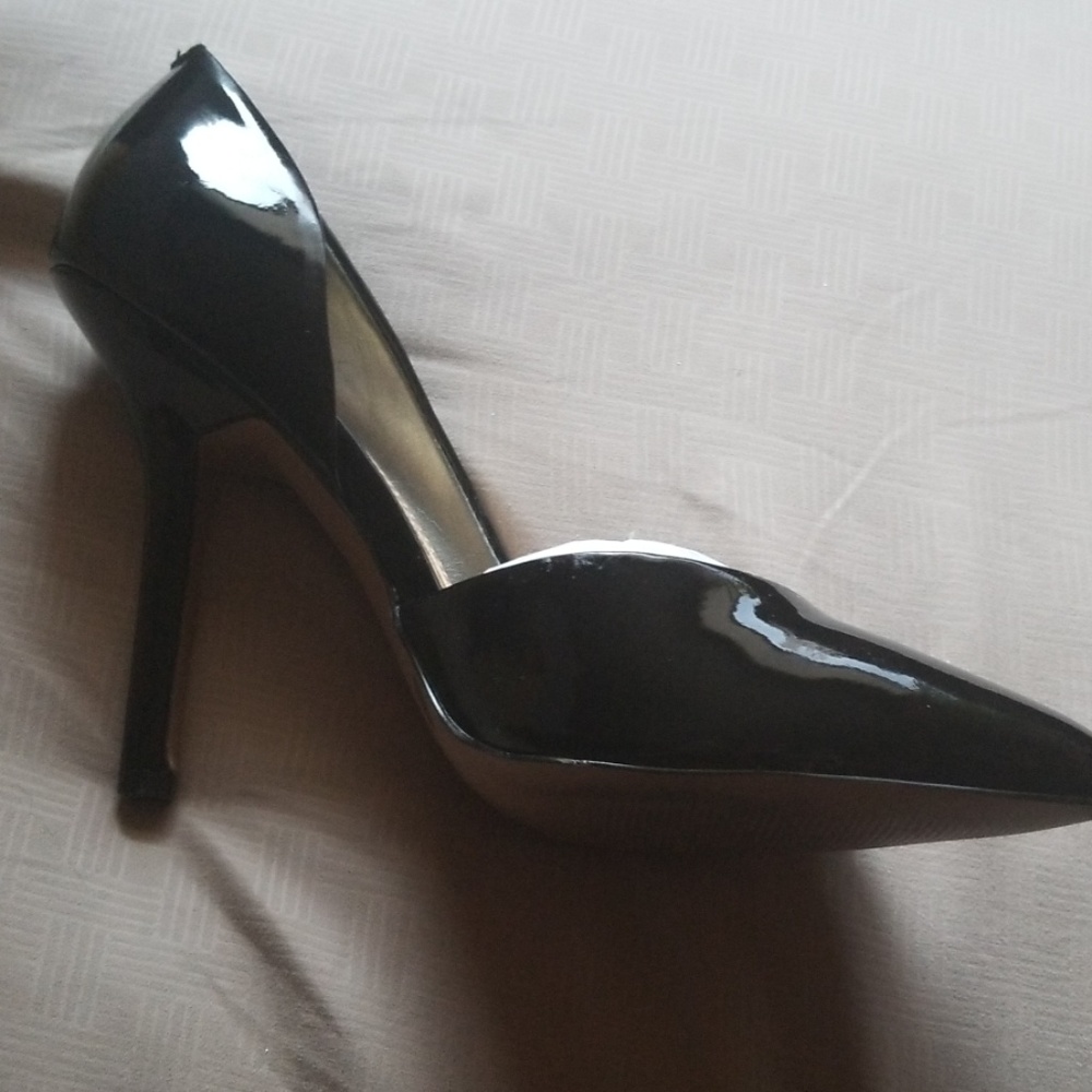 Heels - Picture 2 of 2